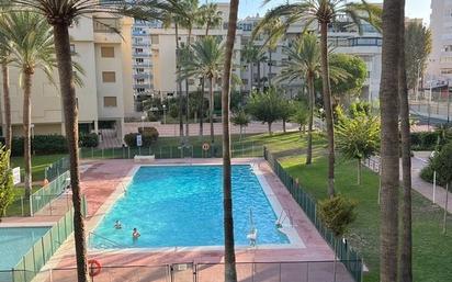 Schwimmbecken von Wohnung zum verkauf in Torremolinos mit Klimaanlage und Terrasse