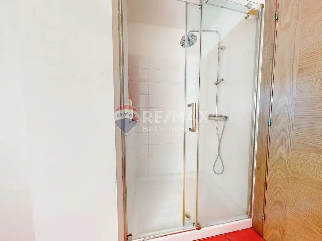 Bathroom of Houses for sale in Vigo   with Heating, Private garden and Parquet flooring