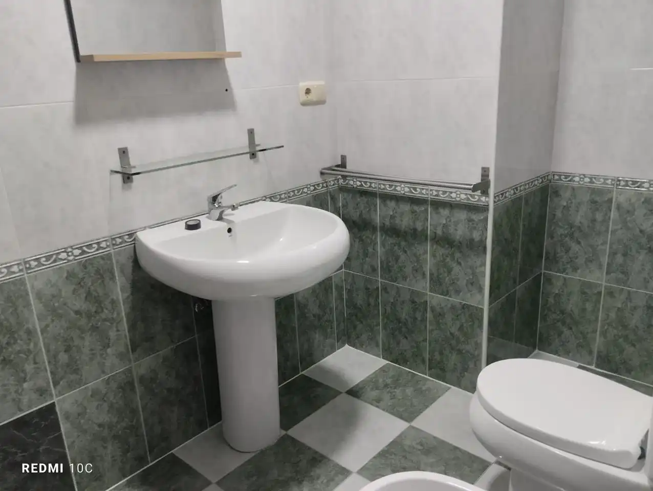 Bathroom of Flat for rent in Melilla