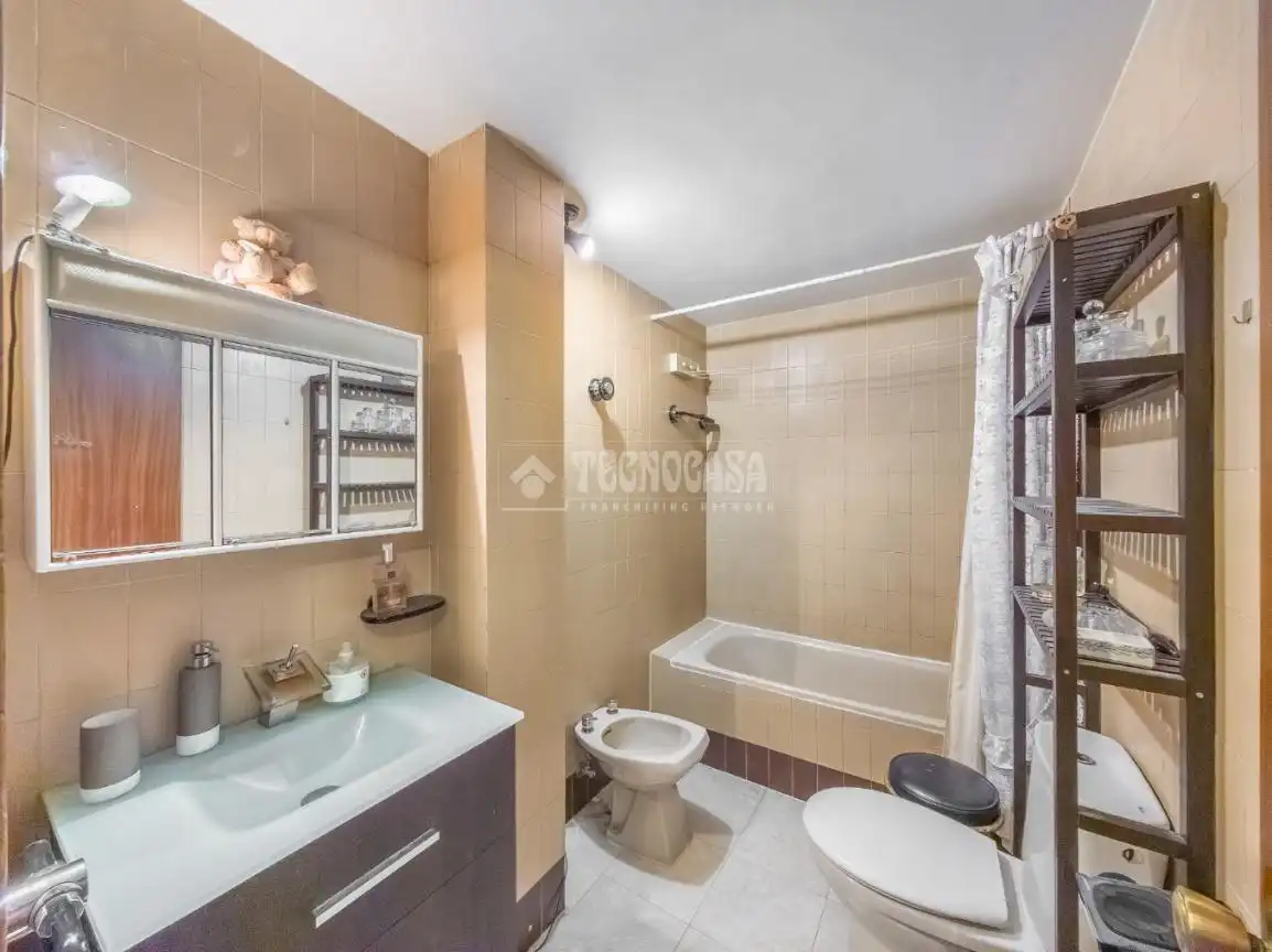Baño de Piso en venta en Madrid con Aire acondicionado y Calefacción