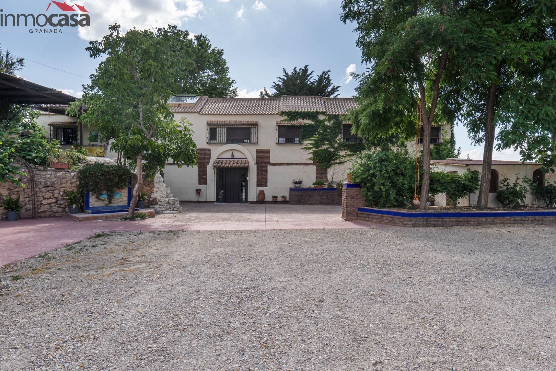 Vista exterior de Casa o xalet en venda en Otura amb Aire condicionat, Calefacció i Jardí privat
