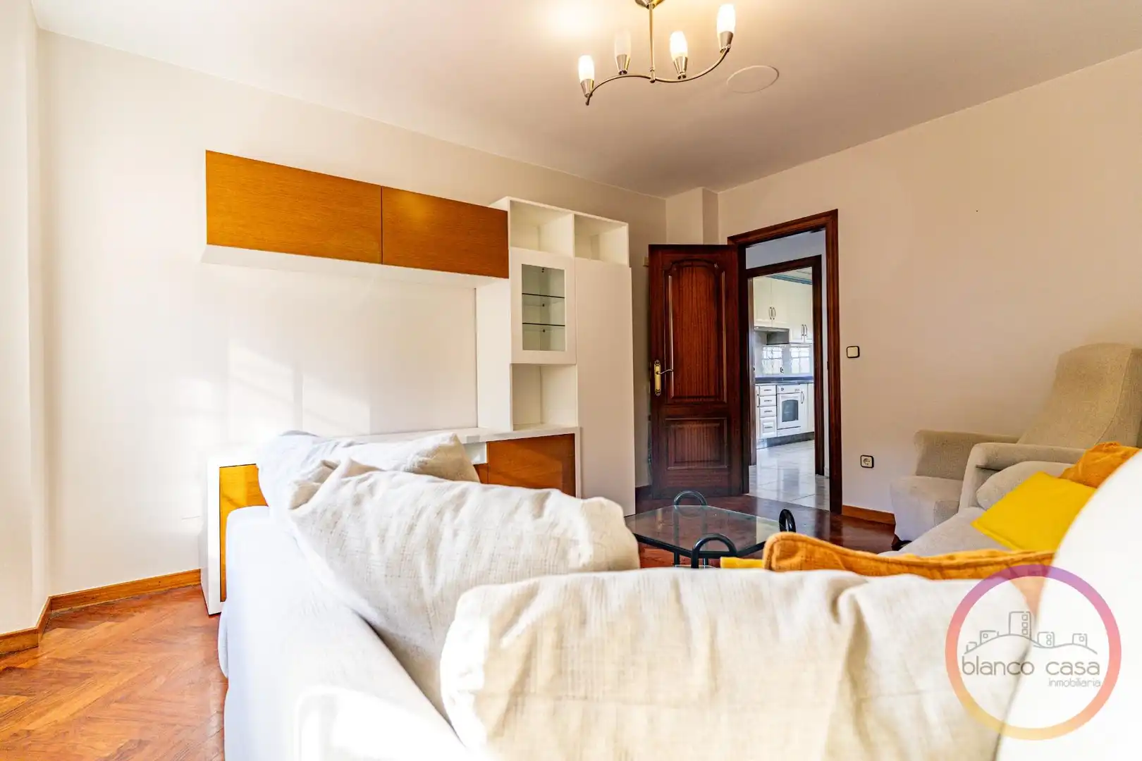 Sala d'estar de Casa o xalet en venda en Malpica de Bergantiños amb Calefacció, Terrassa i Traster