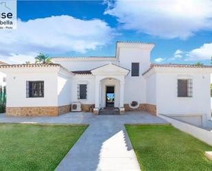 Vista exterior de Casa o xalet de lloguer en Marbella amb Aire condicionat, Jardí privat i Terrassa