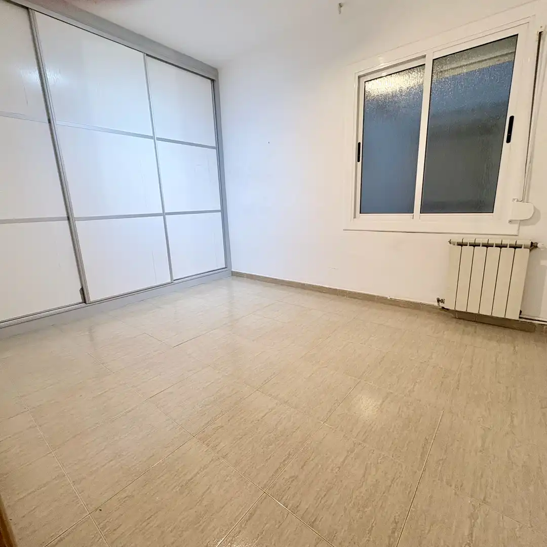 Habitación de Piso en venta en Sant Boi de Llobregat con Aire acondicionado, Calefacción y Terraza