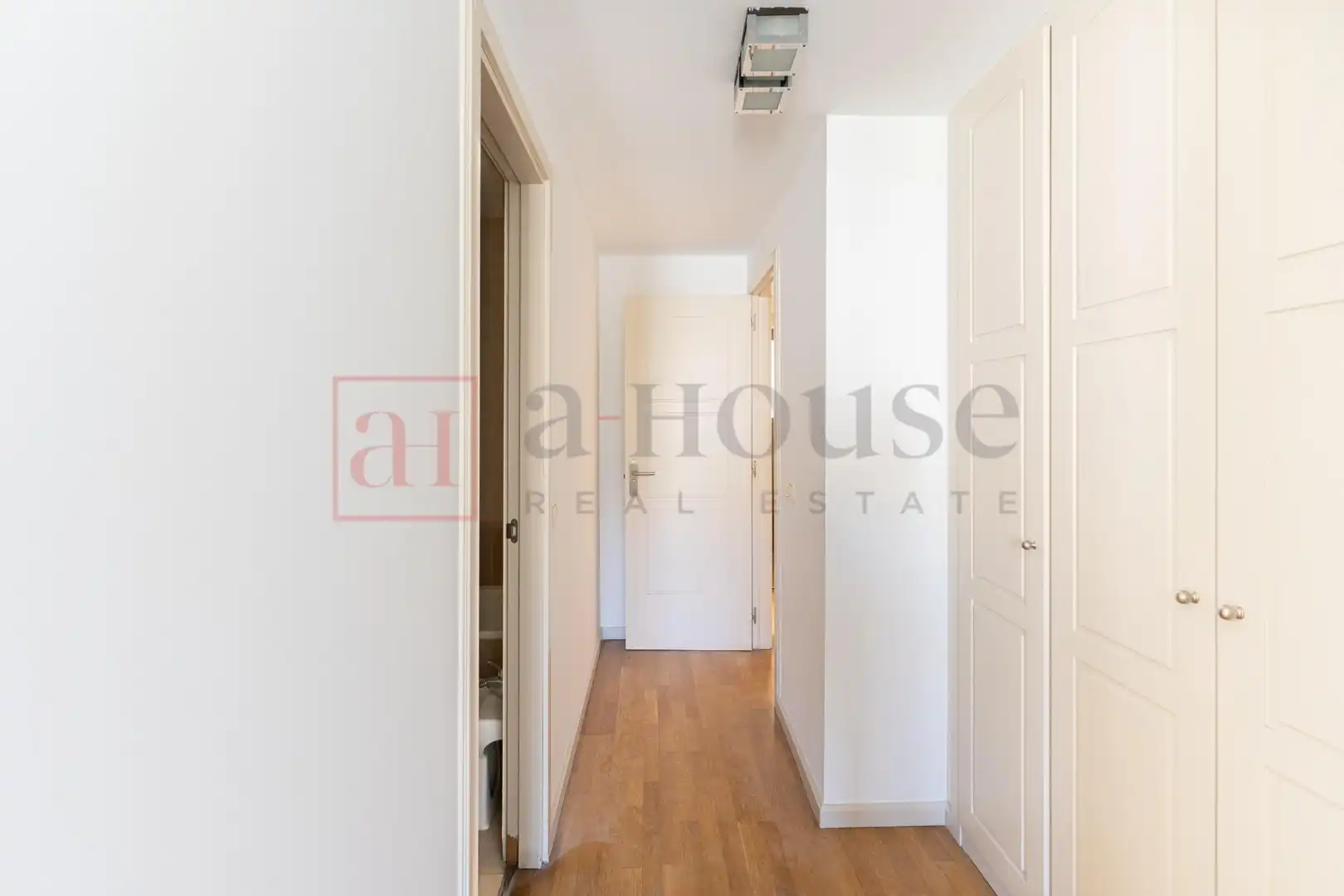 Wohnung zum Verkauf in Madrid mit Klimaanlage, Heizung und Privatgarten