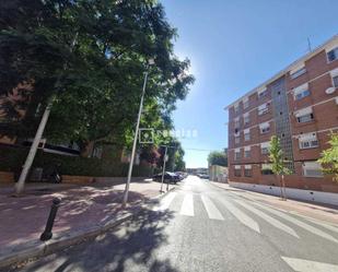 Vista exterior de Àtic en venda en Torrejón de Ardoz amb Aire condicionat, Terrassa i Piscina