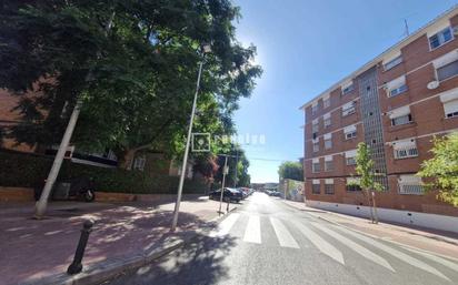 Vista exterior de Àtic en venda en Torrejón de Ardoz amb Aire condicionat, Terrassa i Piscina