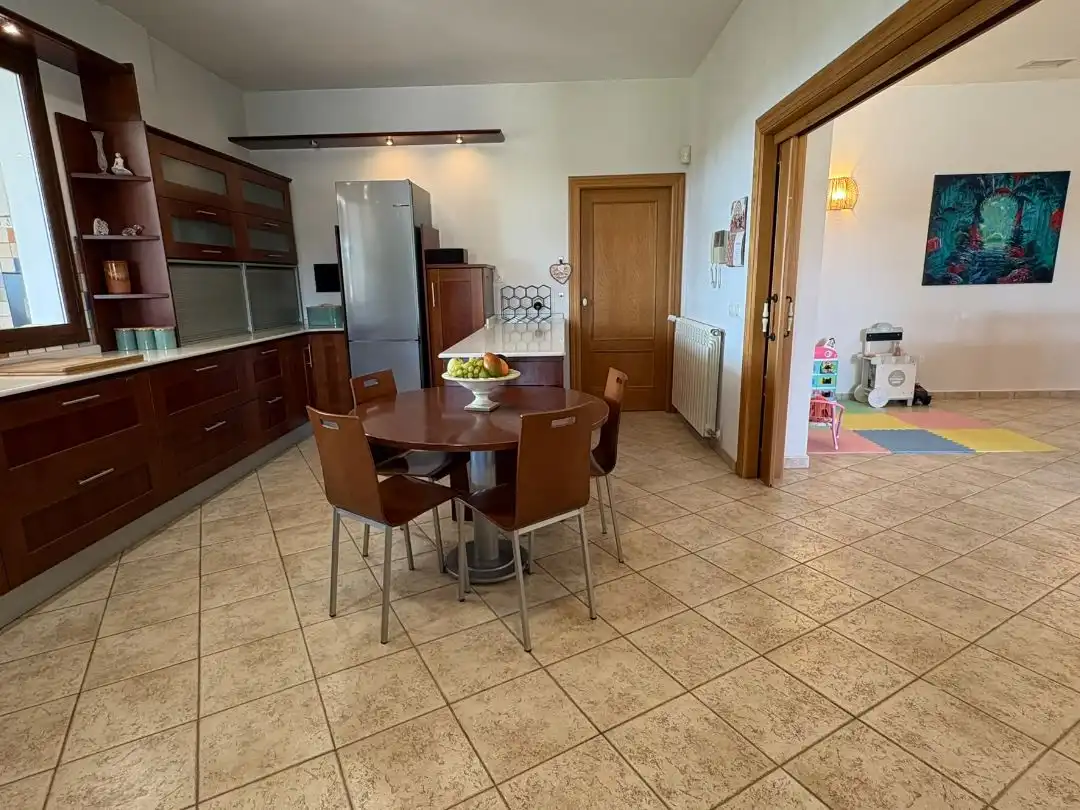 Cuina de Casa o xalet en venda en Lorca amb Aire condicionat, Terrassa i Piscina