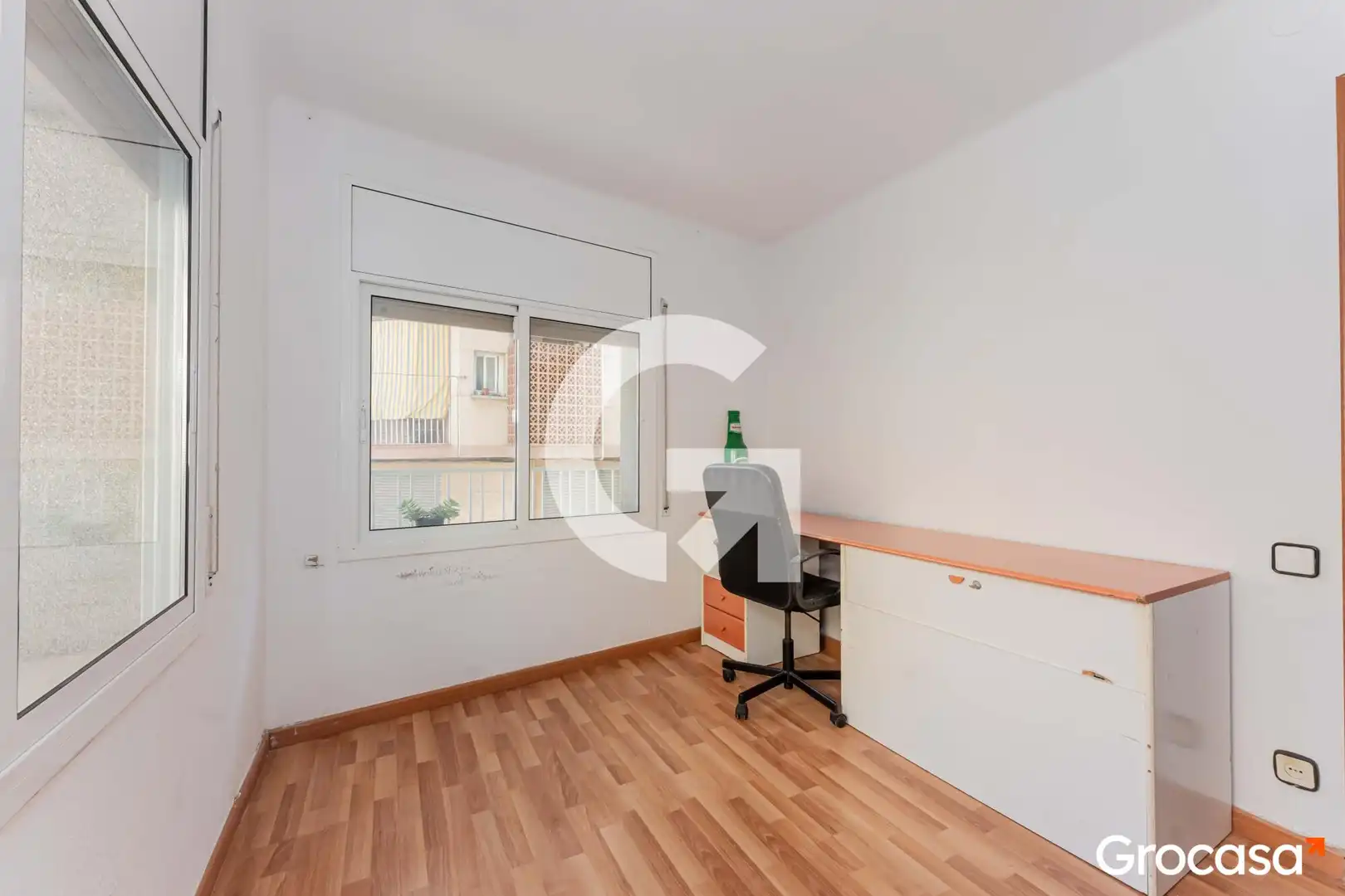 Flat for sale in Cornellà de Llobregat  with Oven