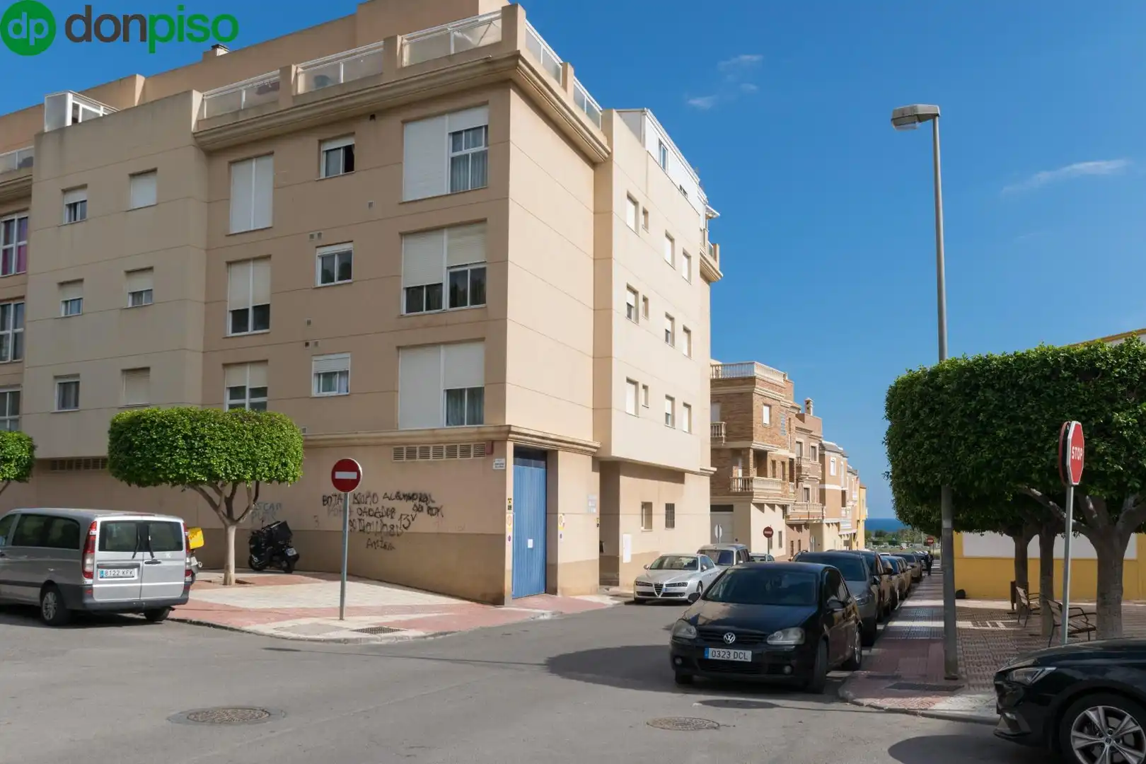 Exterior view of Flat for sale in Roquetas de Mar