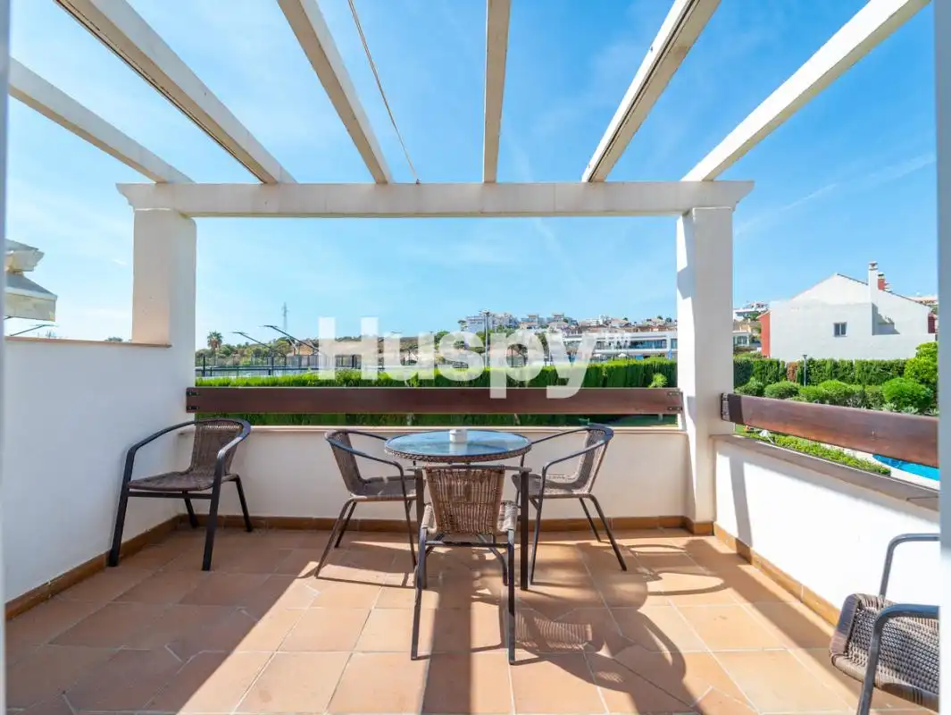 Casa aparellada amb terrassa en venda a Urbanizacion Arroyo Las Cañas, imagen 2