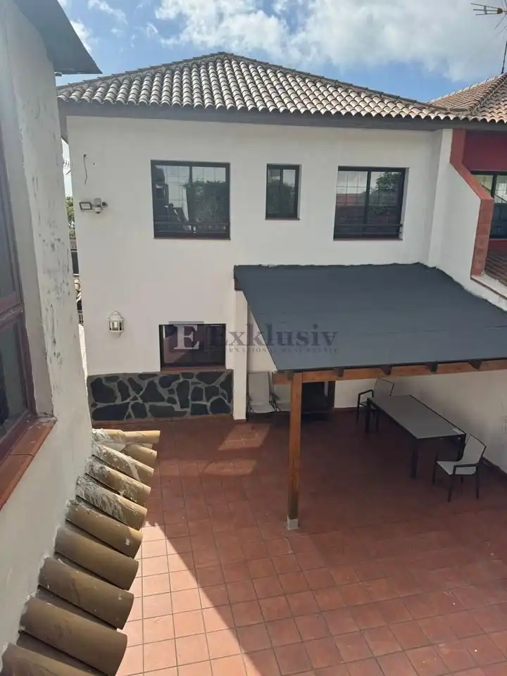 Casa amb piscina en venda a Calle Aceviño, imagen 9