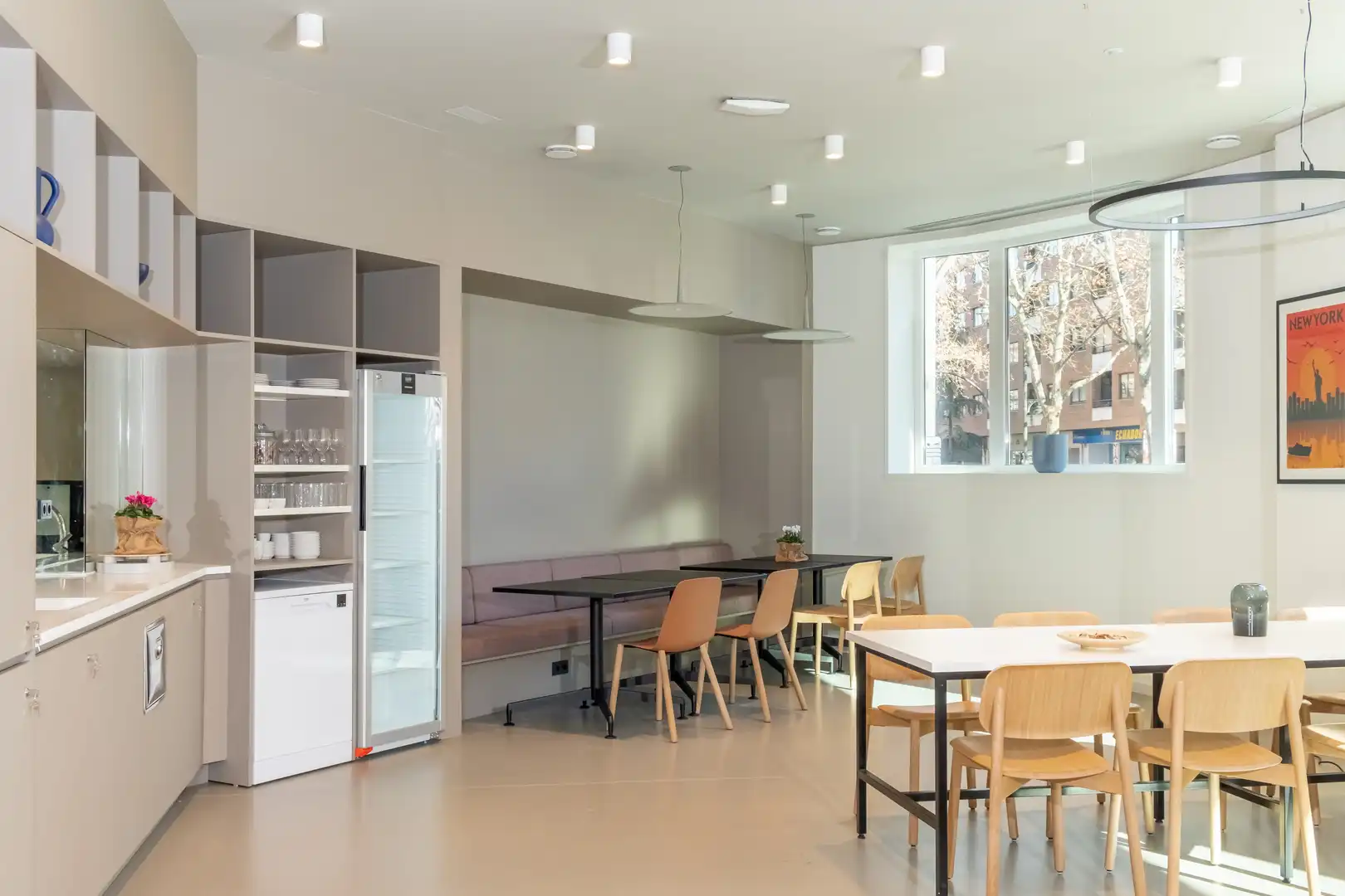 Cocina de Oficina de alquiler en  Logroño con Aire acondicionado, Calefacción y Amueblado