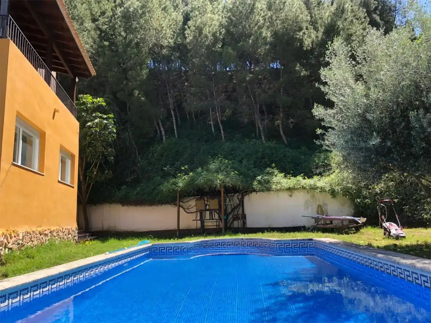 Schwimmbecken von Einfamilien-Reihenhaus zur Miete in Almuñécar mit Schwimmbad