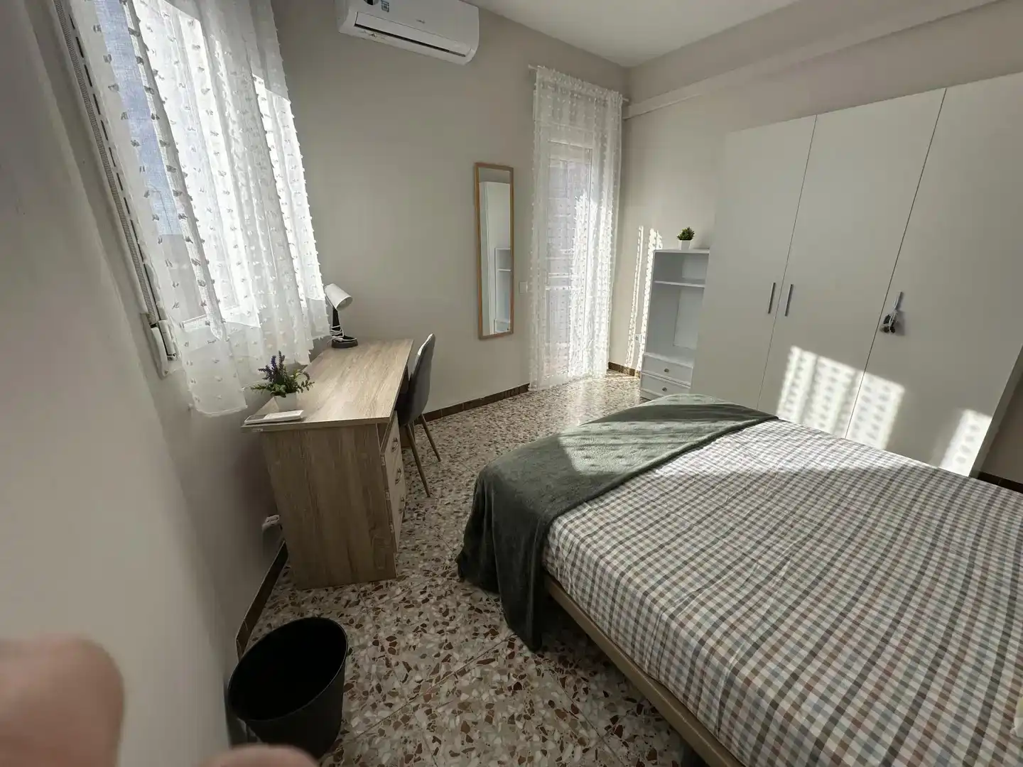 Bedroom of Flat for share in Alcázar de San Juan  with Air Conditioner, Furnished and Balcony