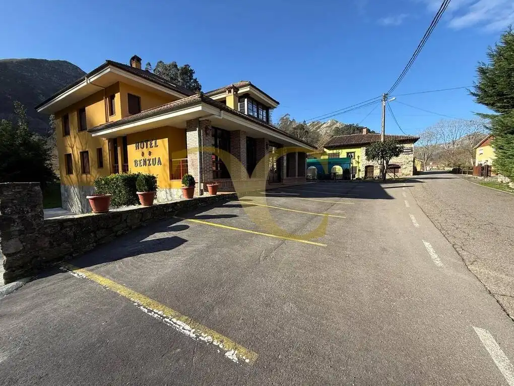 Buildings for sale in Llanes