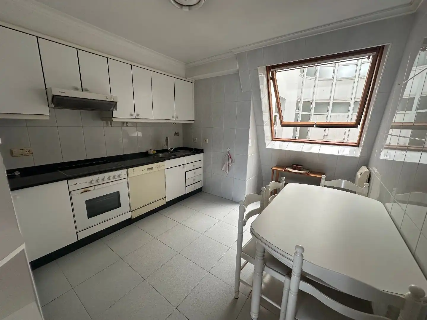 Küche von Wohnung zur Miete in Viveiro mit Heizung, Parkett und Terrasse