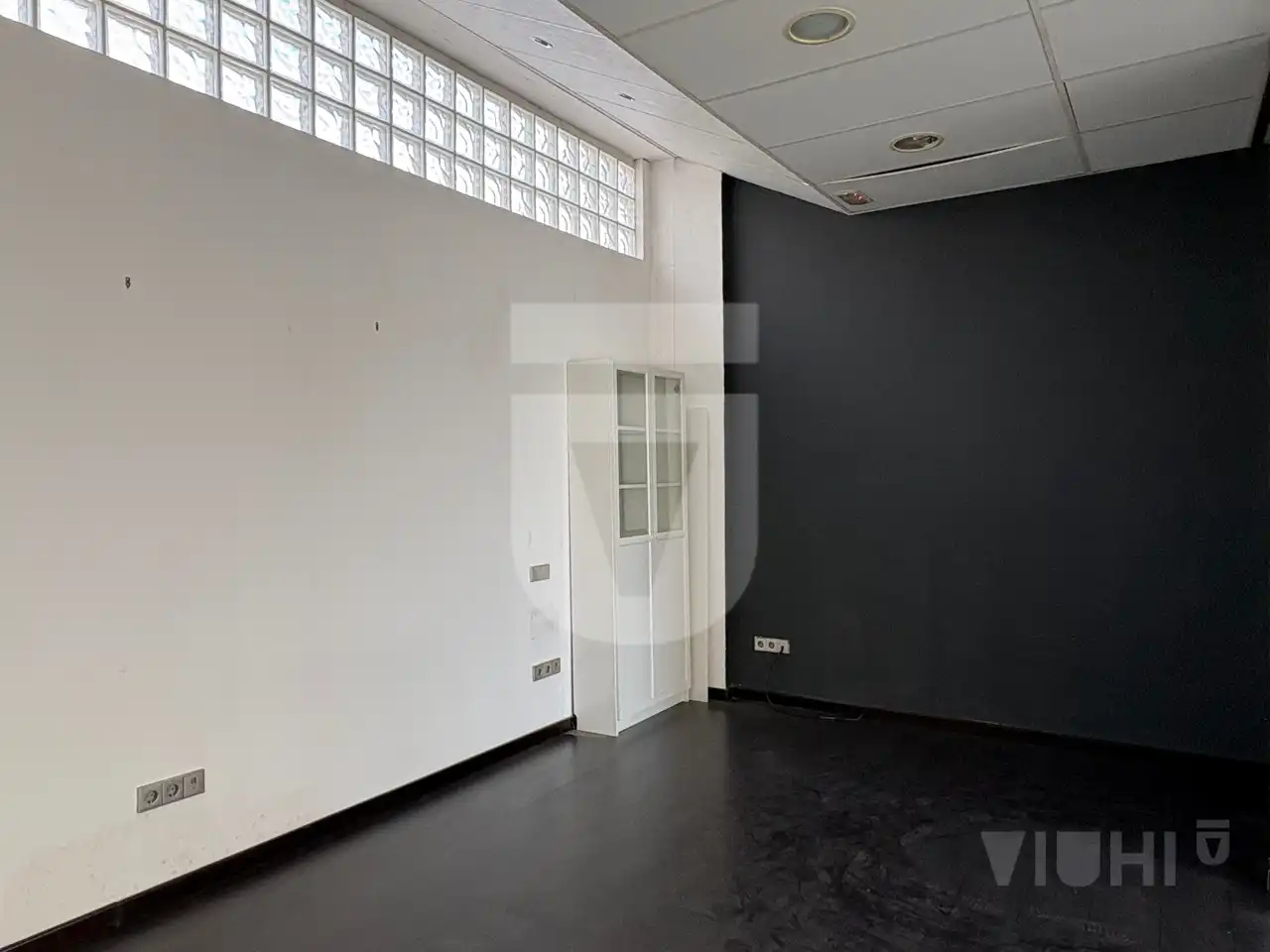 Geschaftsraum zur Miete in Montgat mit Heizung, Parkett und Internet