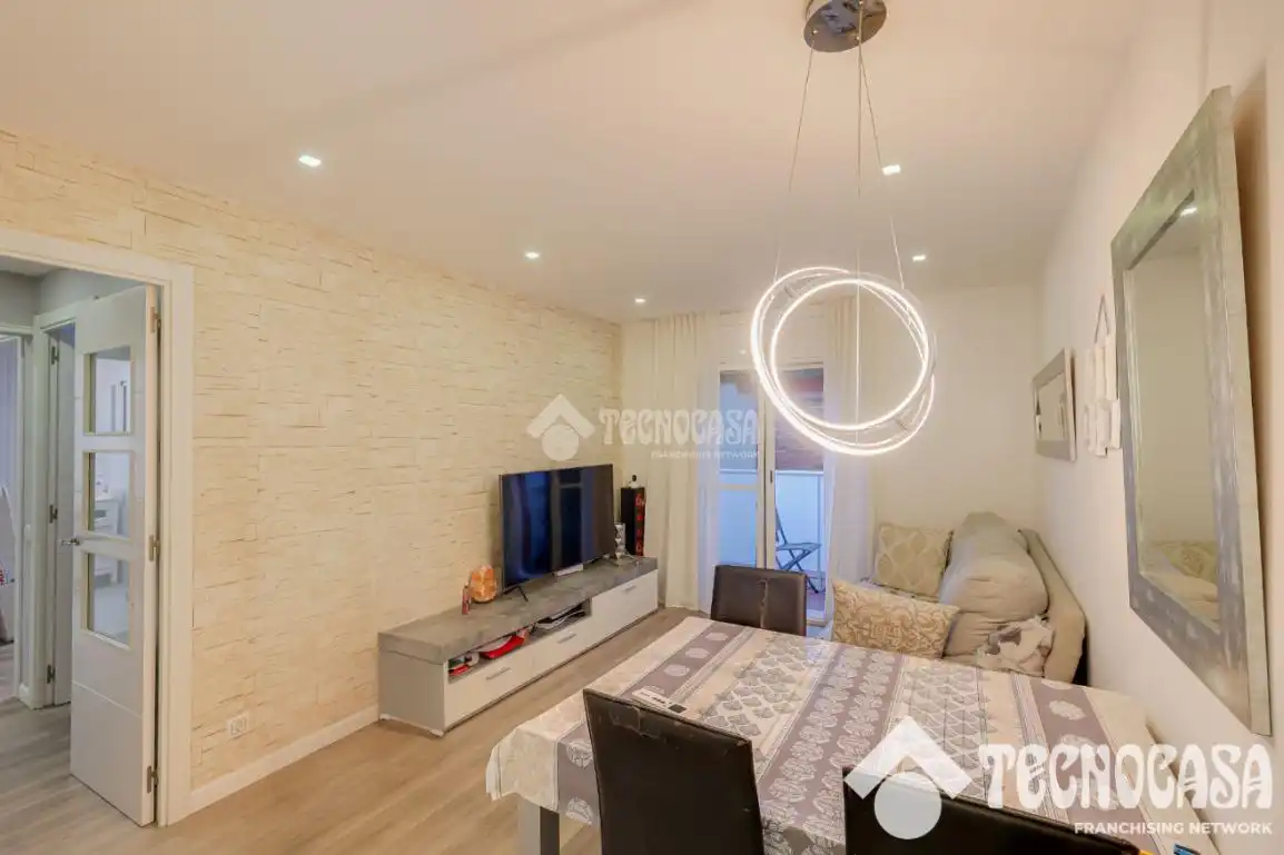 Piso con terraza en venta en Nou Barris, imagen 6