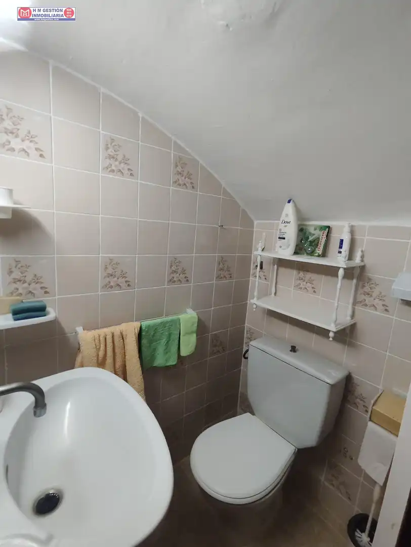 Badezimmer von Einfamilien-Reihenhaus zum Verkauf in Alcázar de San Juan mit Klimaanlage