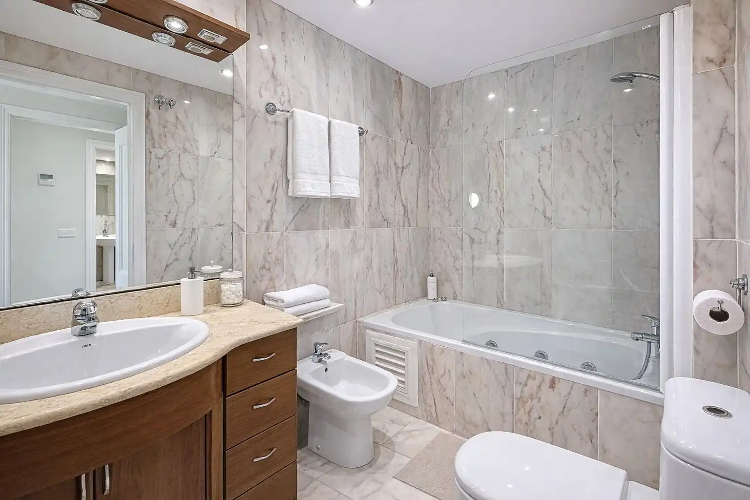 Baño de Apartamento en venta en Mijas con Aire acondicionado, Calefacción y Jardín privado