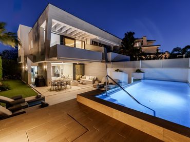 Villa con piscina in vendita a Nueva Andalucía