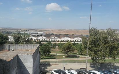 Vista exterior de Casa o xalet en venda en Jerez de la Frontera amb Aire condicionat, Terrassa i Balcó