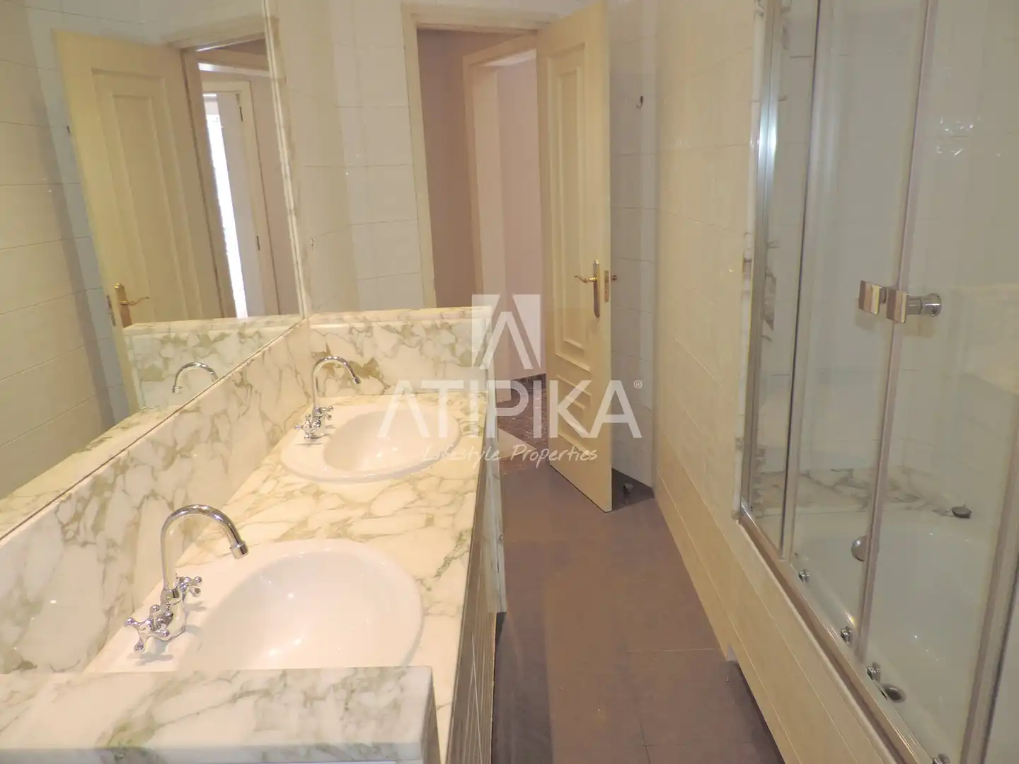 Badezimmer von Wohnung zur Miete in Sarrià - Sant Gervasi