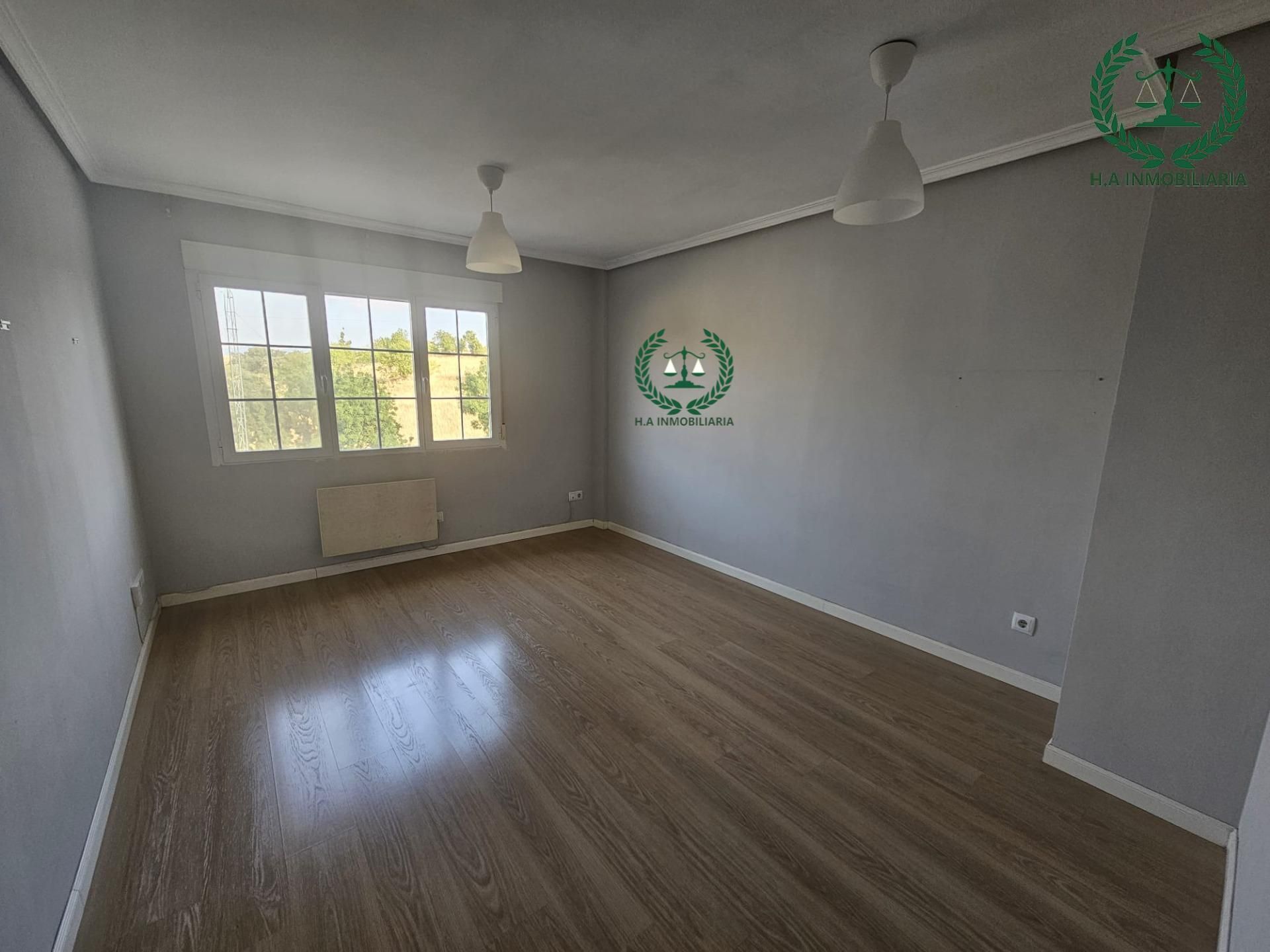 Schlafzimmer von Wohnung miete in Pedrezuela mit Heizung