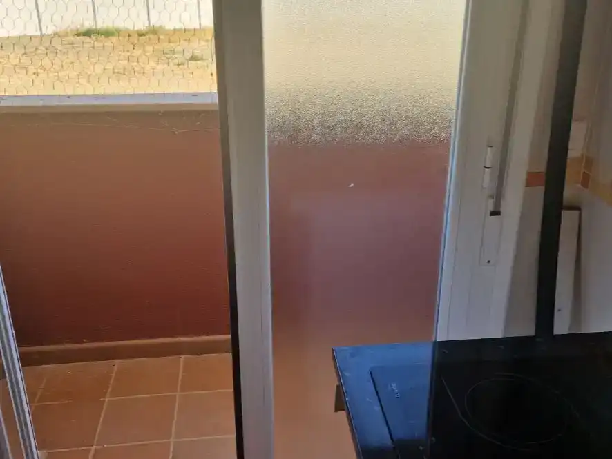 Badezimmer von Wohnung zum Verkauf in Carmena mit Balkon