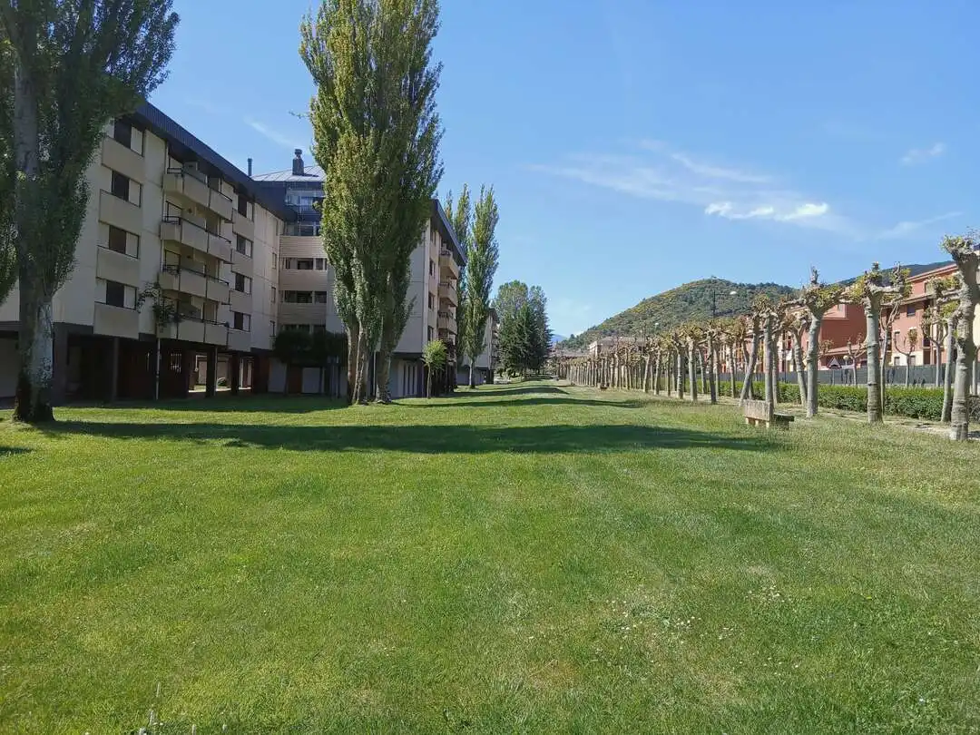 Parkplatz von Wohnung zum Verkauf in Ezcaray mit Heizung, Privatgarten und Terrasse