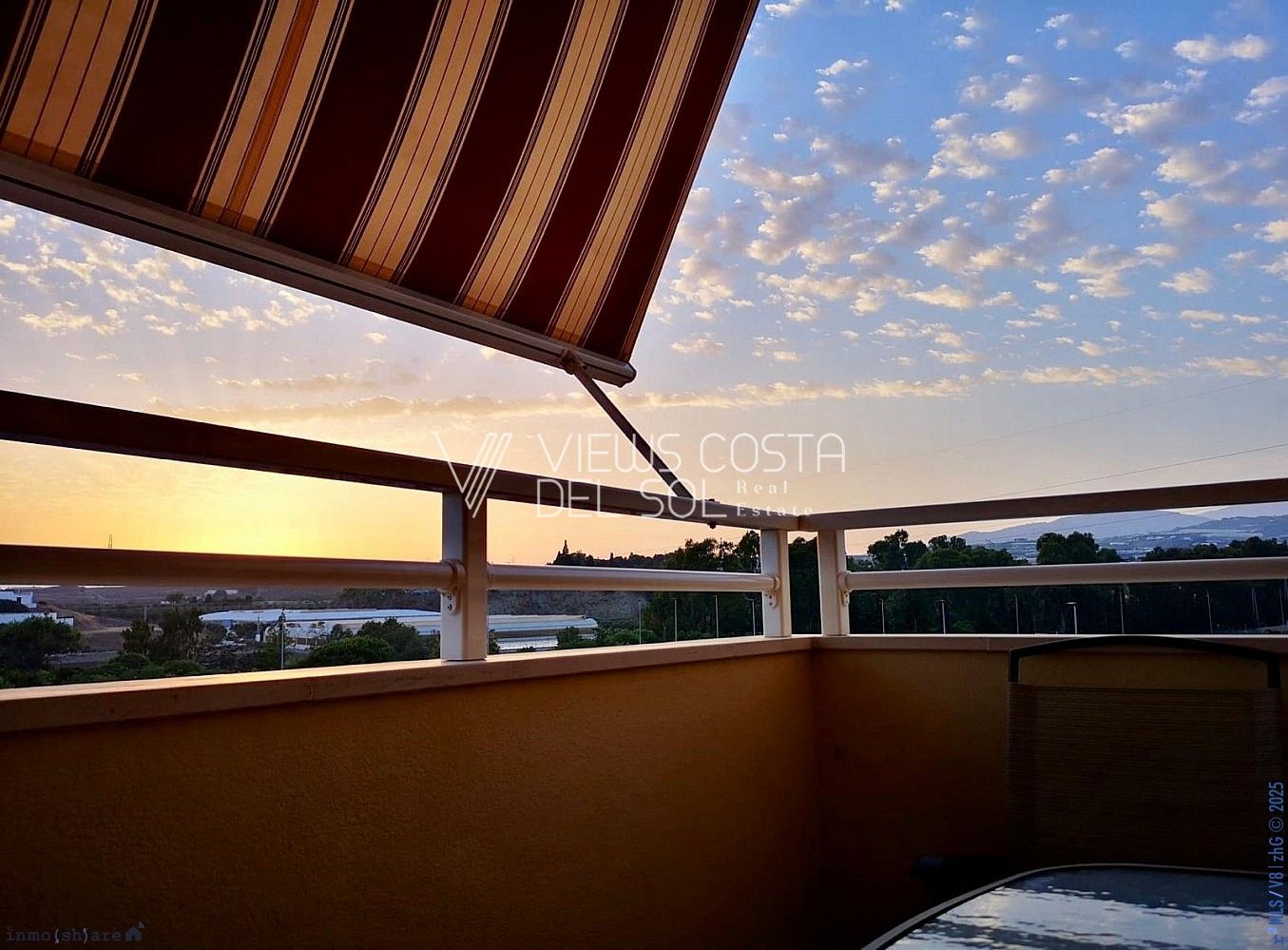 Terrassa de Apartament en venda en Algarrobo amb Jardí privat, Piscina i Moblat