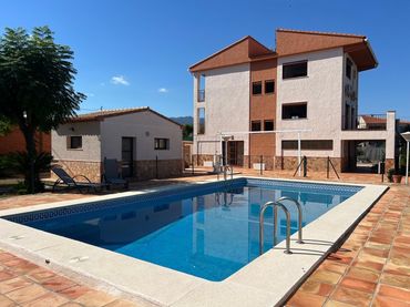 Villa con piscina in vendita a La Font d'en Carròs