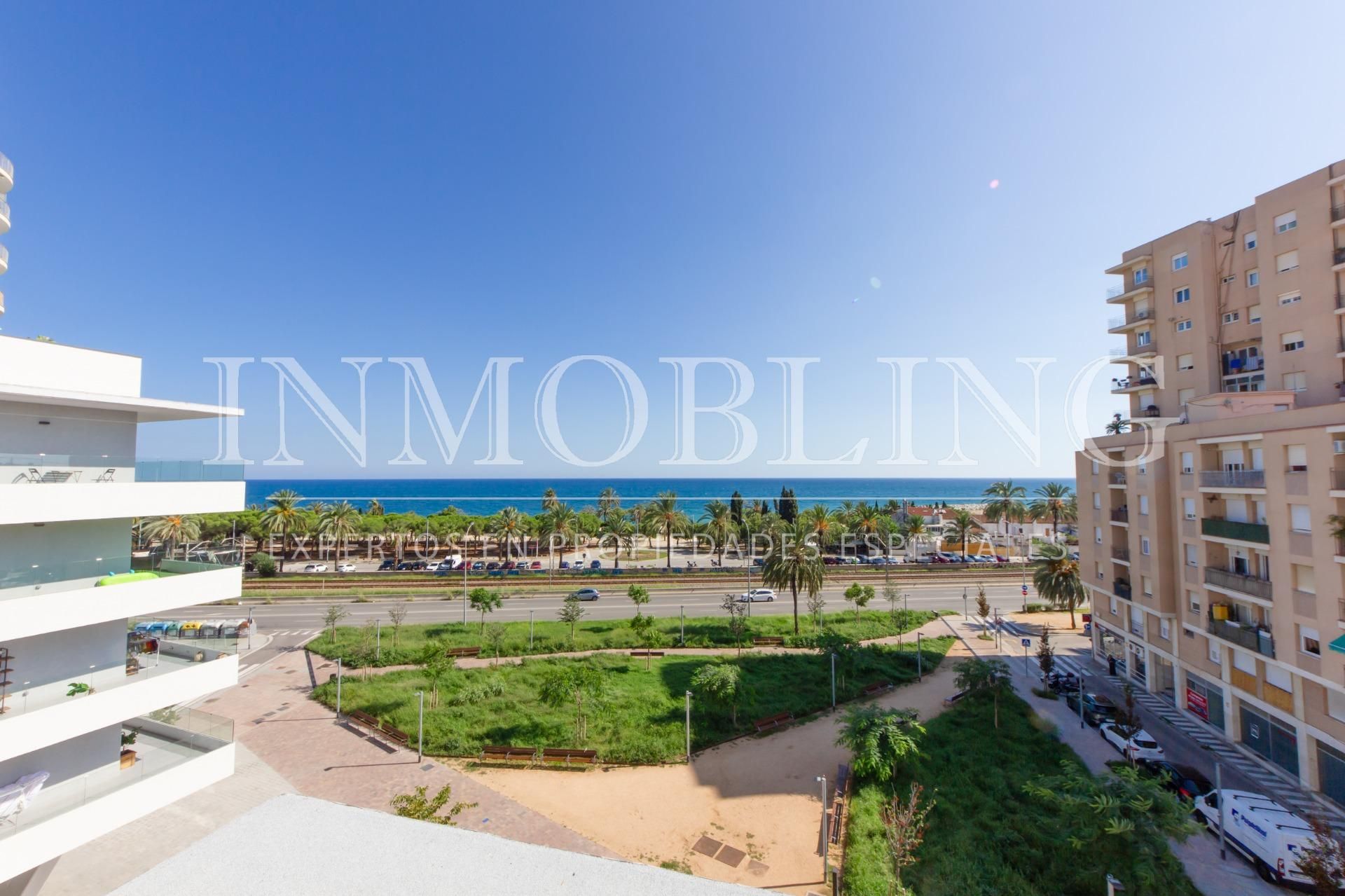 Vista exterior de Àtic de lloguer en Mataró amb Aire condicionat, Calefacció i Parquet