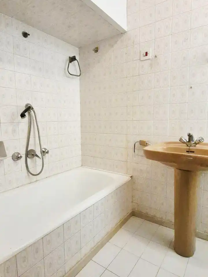 Baño de Piso en venta en Terrassa con Calefacción y Balcón