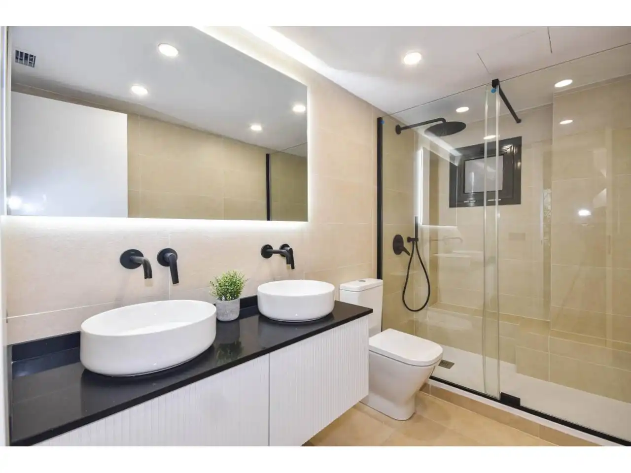 Baño de Piso en venta en Barcelona con Calefacción, Parquet y Balcón