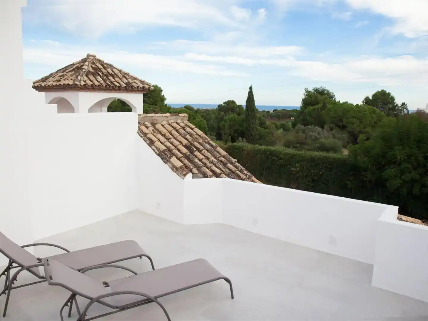 Terrassa de Casa adosada en venda en Marbella amb Aire condicionat, Piscina i Balcó