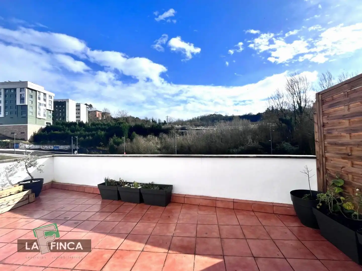 Terraza de Piso en venta en Oviedo  con Calefacción, Terraza y Trastero