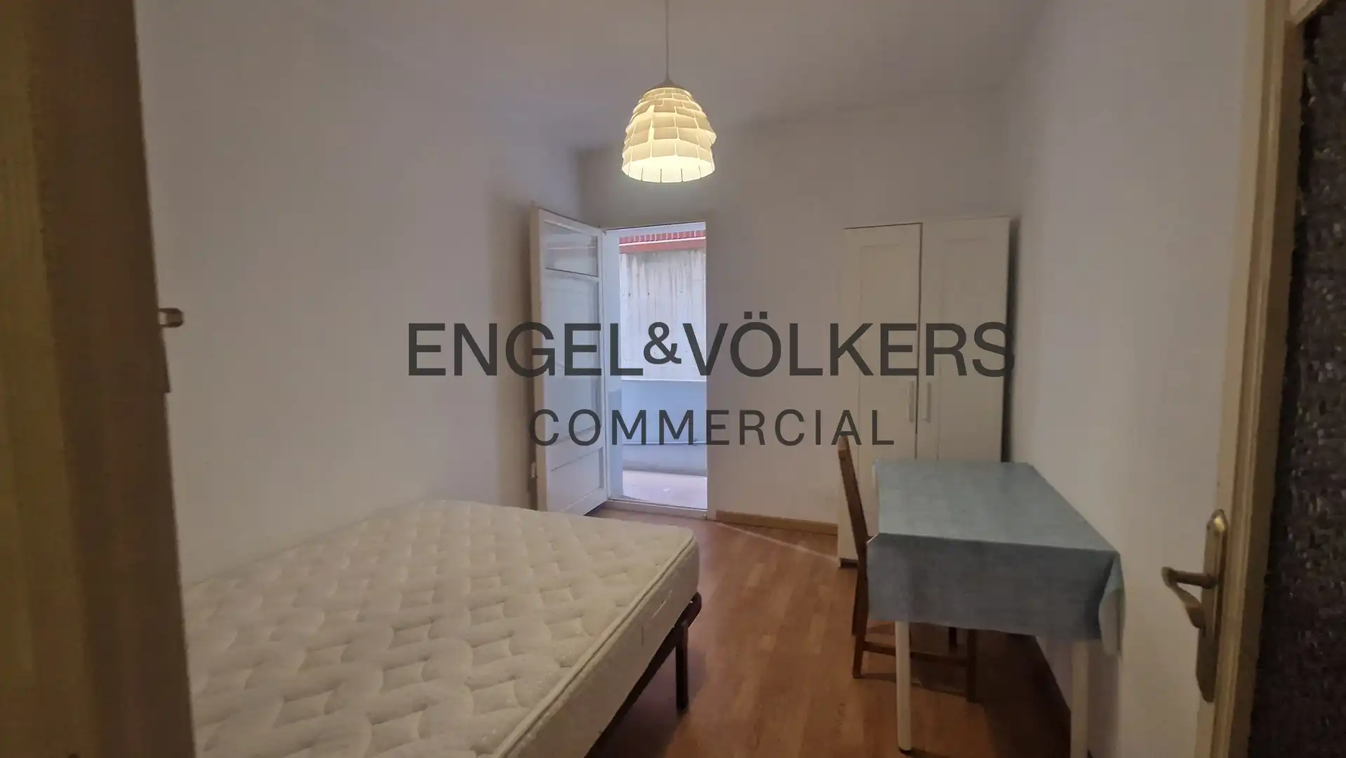 Buildings for sale in Collblanc