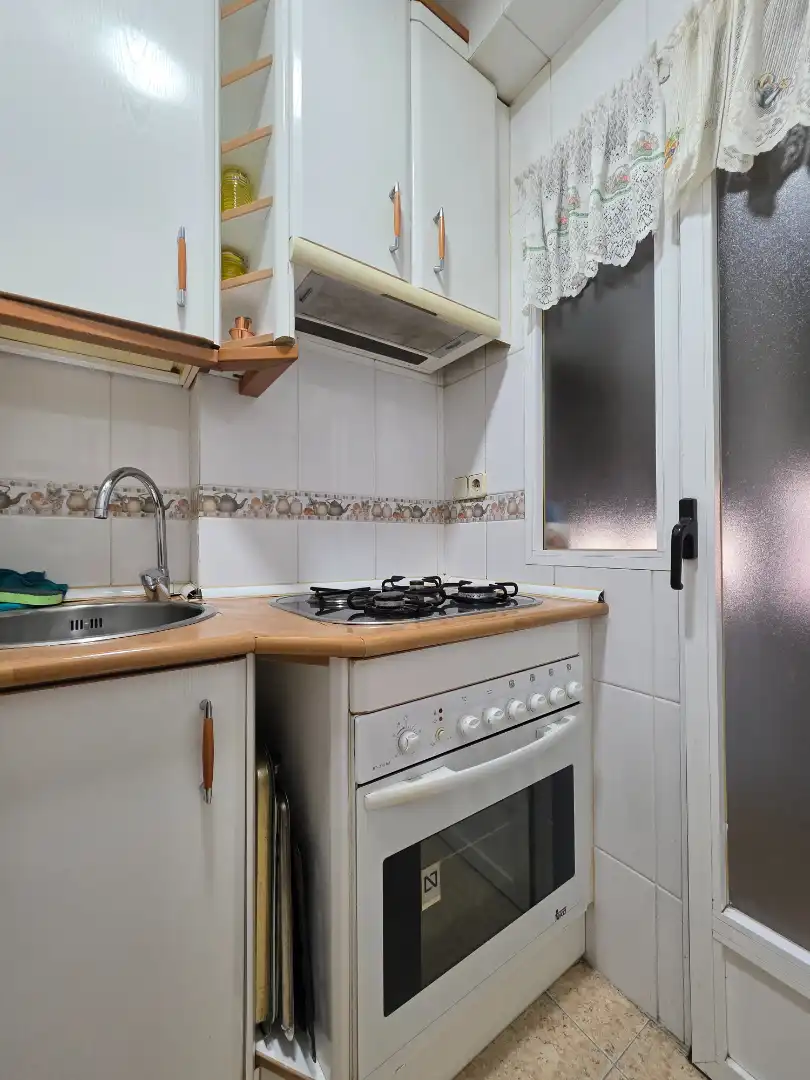 Kitchen of Flat for rent in Madrid  with Air Conditioner, Heating and Parquet flooring