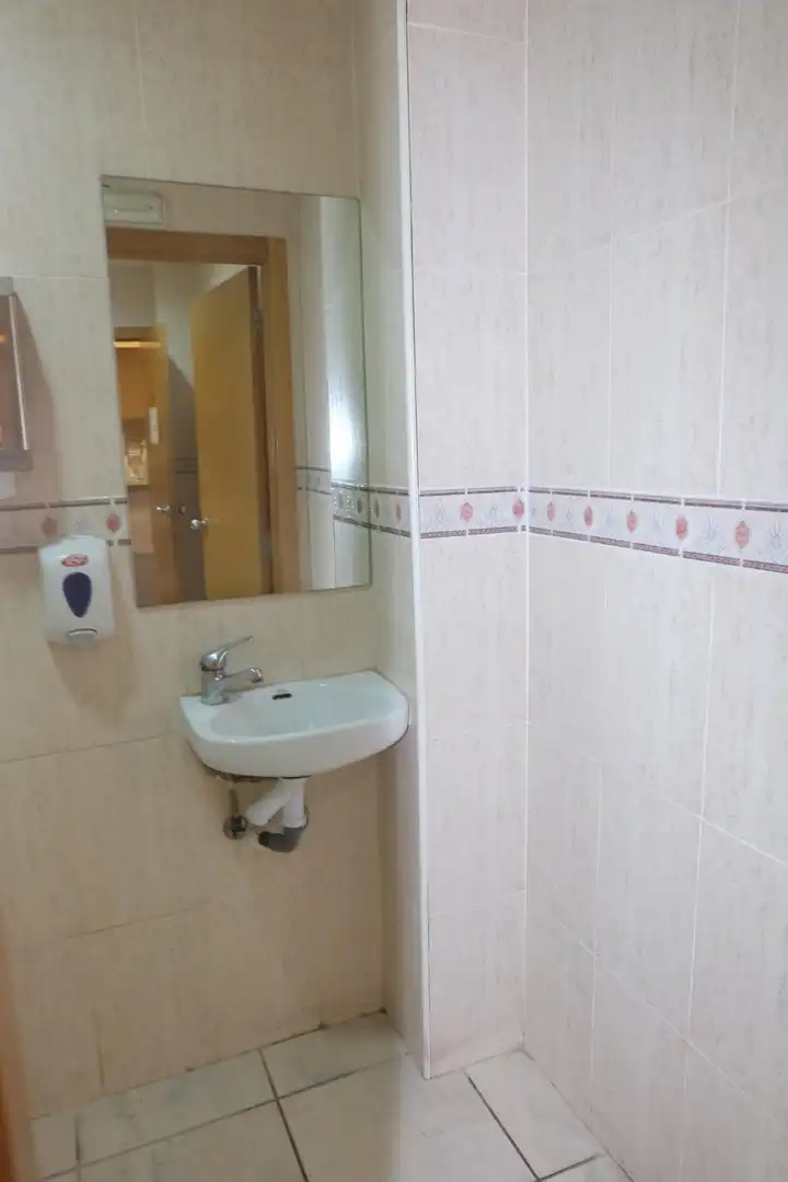 Baño de Local en venta en Valencia con Aire acondicionado