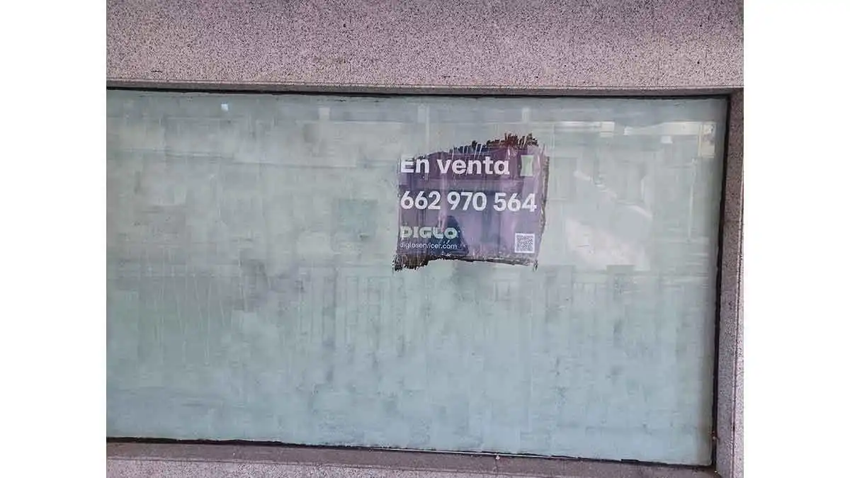 Vista exterior de Local en venta en Tineo