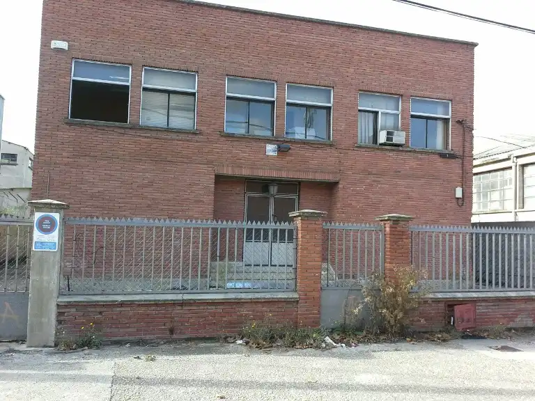 Industrial building for sale in C/ Miravalles