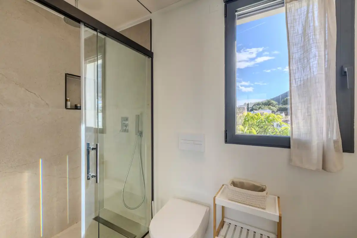 Bathroom of Houses for sale in Dénia  with Air Conditioner, Heating and Private garden