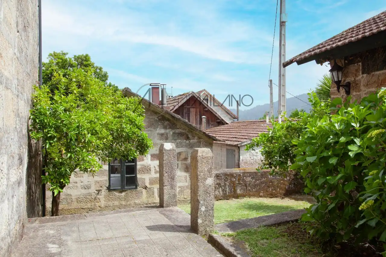 Vista exterior de Finca rústica en venda en Mondariz amb Calefacció, Jardí privat i Terrassa
