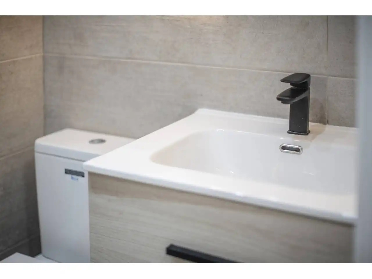 Badezimmer von Wohnung zum Verkauf in Ripoll mit Klimaanlage, Heizung und Parkett