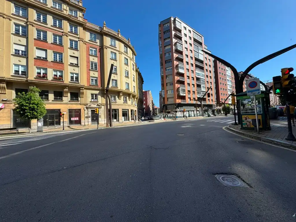 Vista exterior de Piso en venta en Gijón  con Calefacción, Parquet y Horno