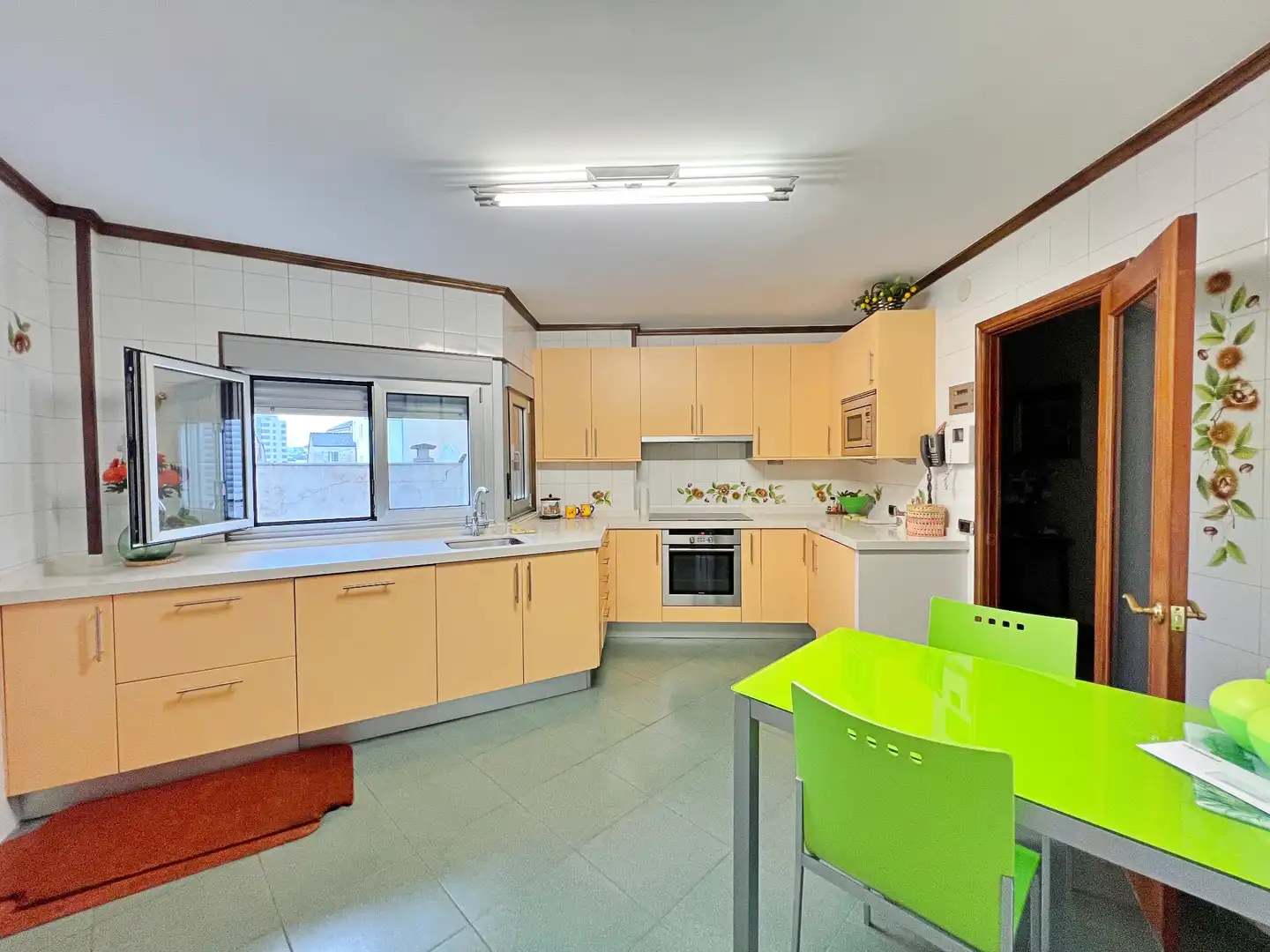 Cocina de Piso en venta en Lugo Capital con Calefacción, Parquet y Amueblado