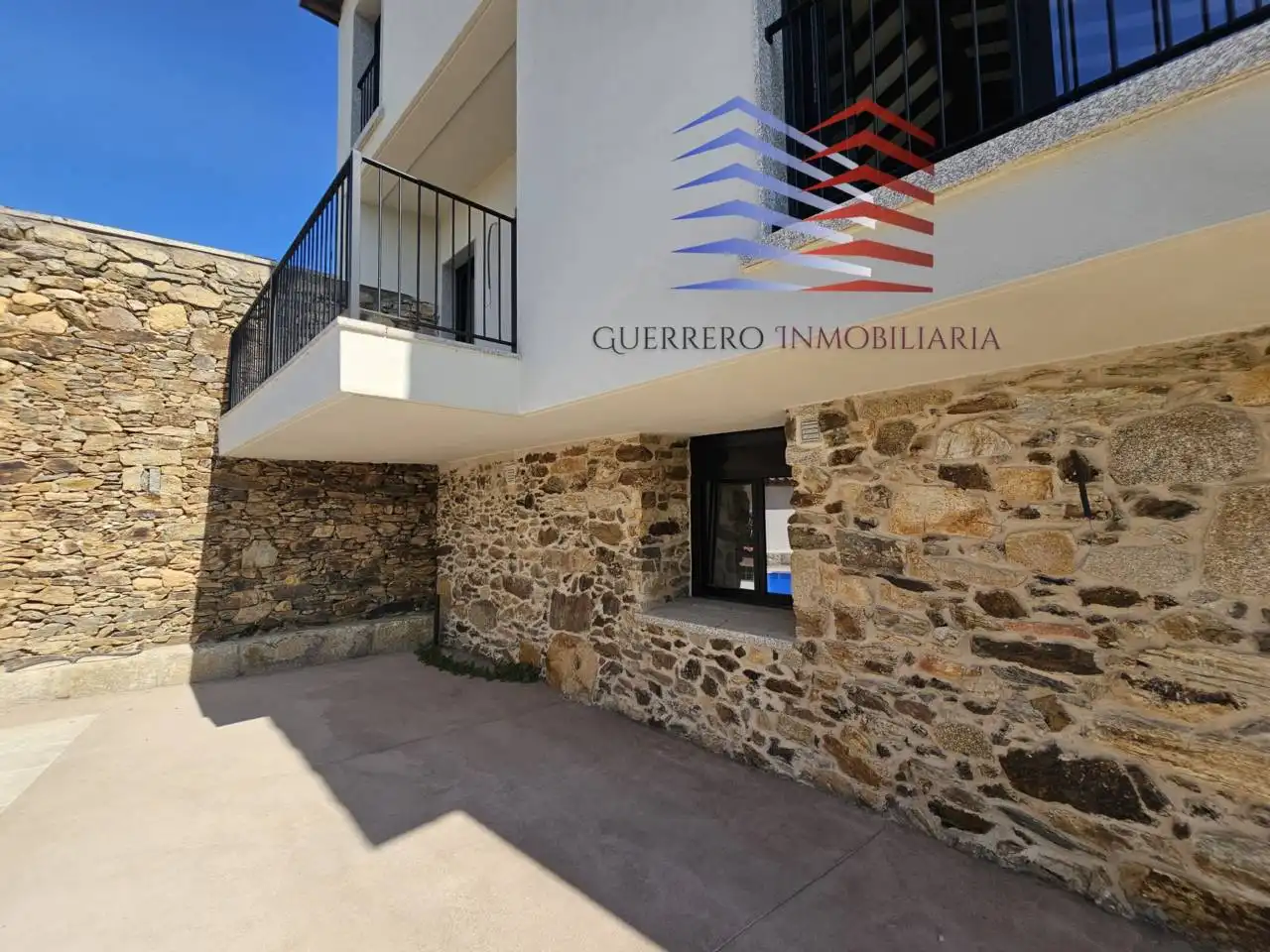 Vista exterior de Casa o chalet en venta en A Merca   con Calefacción, Terraza y Piscina