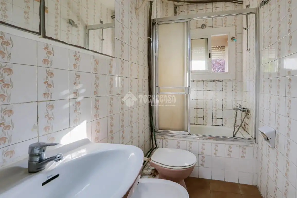 Baño de Piso en venta en Montcada i Reixac con Balcón